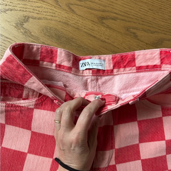 Zara Checkered Pink & Red Cotton Wide Leg Jeans - Like New - Size 4 - Picture 4 of 7